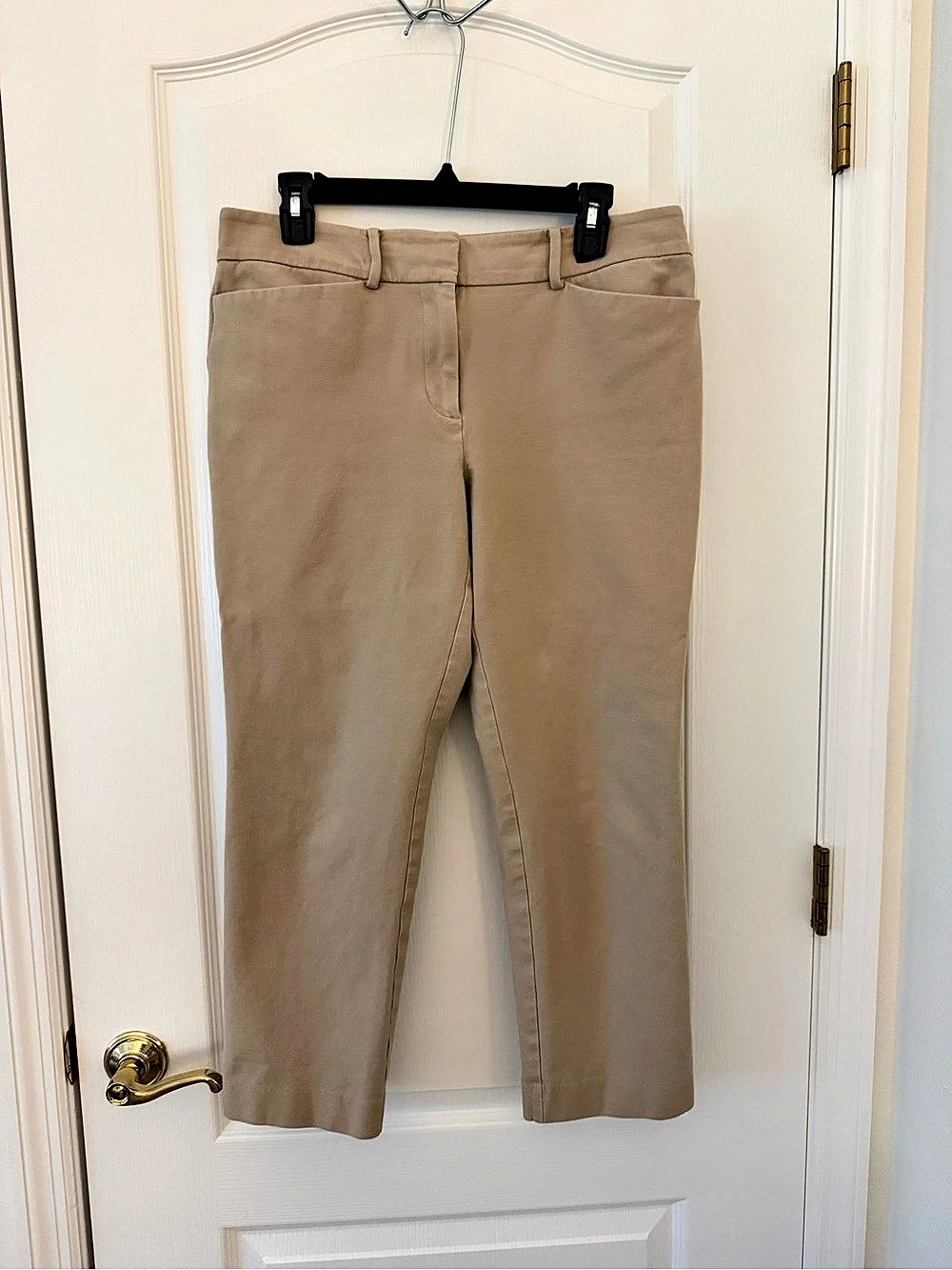 Ann Taylor Cropped/Ankle Length Pants in khaki size 8